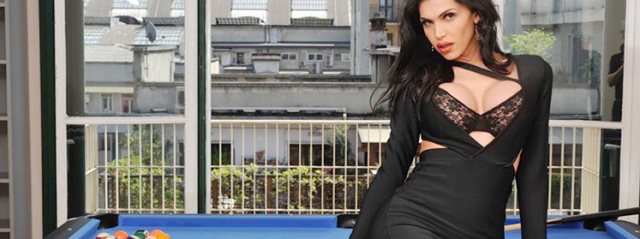 La bellissima Raphaella Ferrari, star transex, su PinkoTGirls!